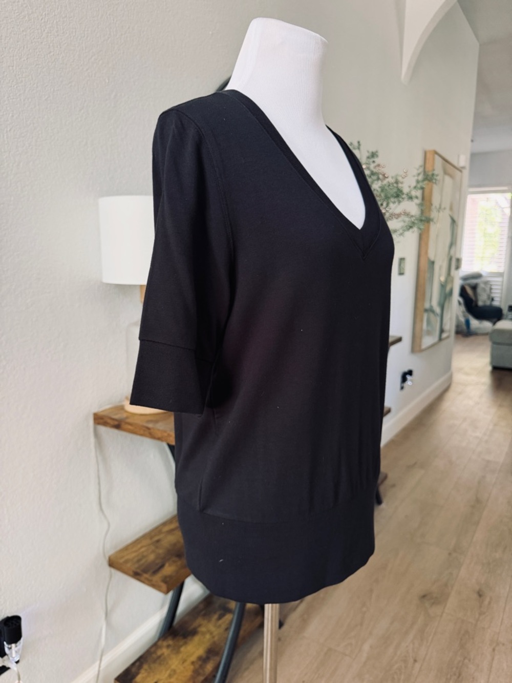 Athleta Black V-Neck Short Sleeve Women's Top